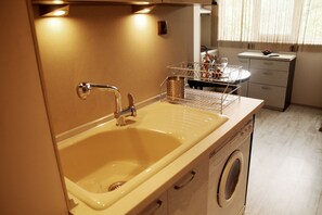 時尚公寓, 2 間臥室, 廚房 | 私人廚房 | 電冰箱、微波爐、烤箱、爐台