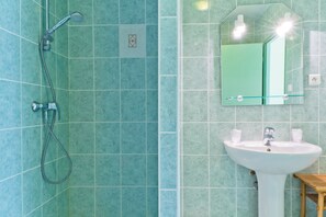 Doppelzimmer | Dusche im Bad