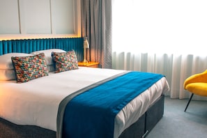 Chambre Standard double ou avec lits jumeaux | Bureau, systĂšme dâinsonorisation, accĂšs au Wi-Fi (inclus)