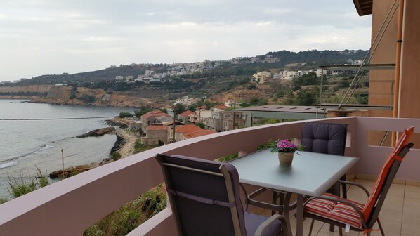 Deluxe-Apartment, 1 Schlafzimmer, Meerblick | Terrasse/Patio
