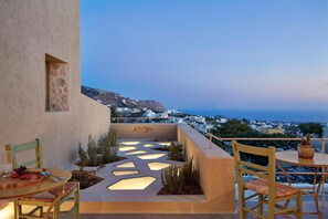 Terrace/patio - Aeon Suites - Adults Only by Mr and Mrs White (Santorini)