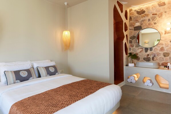 1 bedroom, premium bedding, in-room safe, individually decorated
