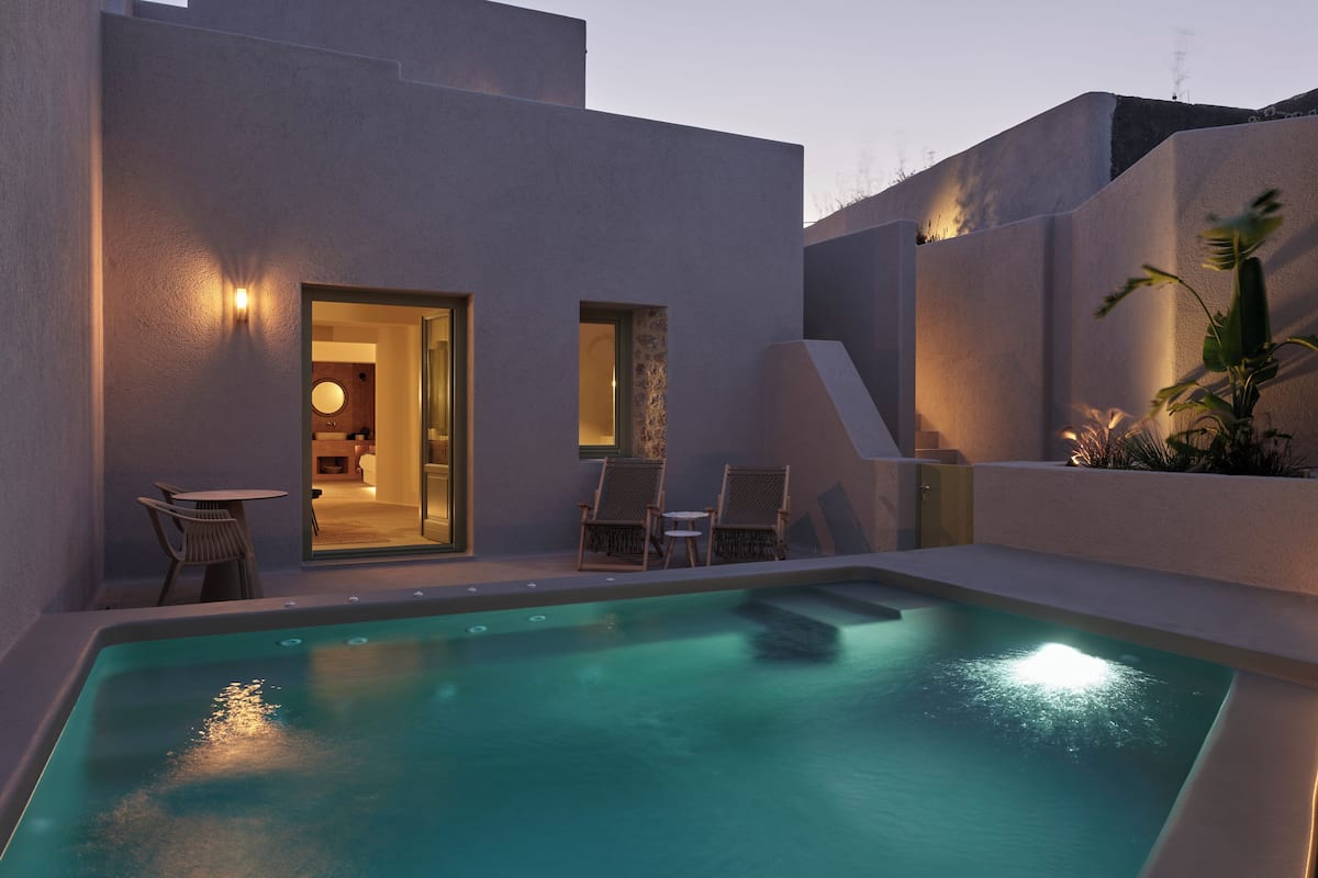Honeymoon Suite with Heated Pool | 1 bedroom, premium bedding, in-room safe, individually decorated