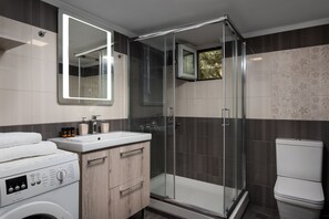 Deluxe Apartment | Bathroom | Shower, hair dryer, towels, soap - Dreamy Holidays Apartments - Adults Only (Chania)