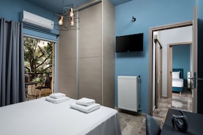 Deluxe Apartment | 2 bedrooms, premium bedding, desk, blackout drapes
