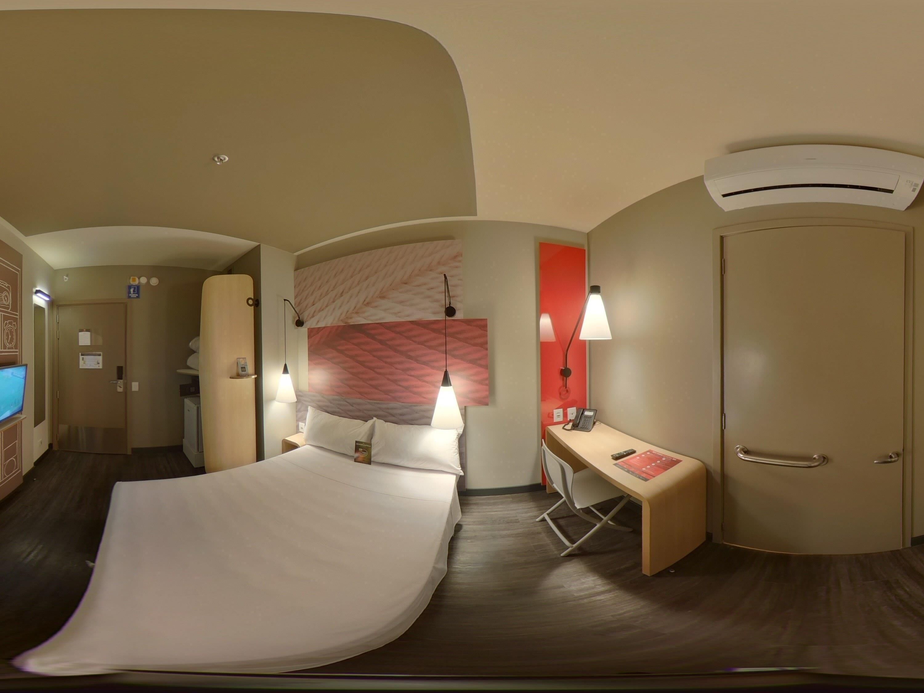 Standard Room, 1 Double Bed, Accessible | Minibar, in-room safe, desk, blackout drapes
