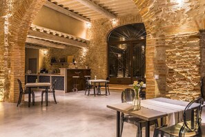 Bao gồm bữa sáng kiểu Âu hàng ngày 