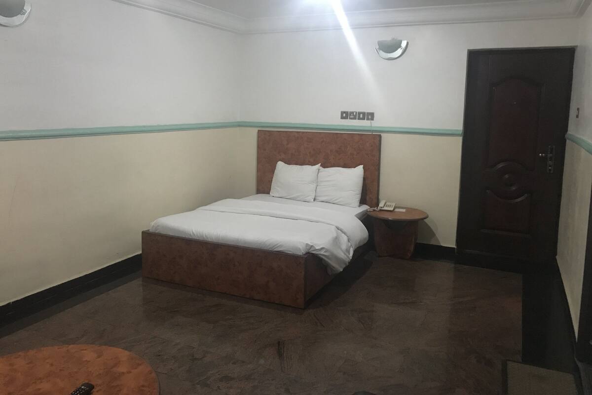 Deluxe Room | Desk, free WiFi, bed sheets
