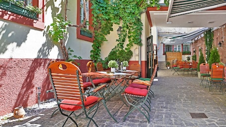 Mittagessen und Abendessen. Das Lamm Heidelberg