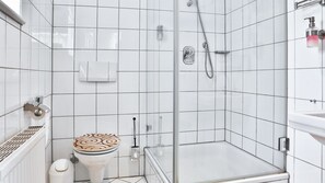 Douche, serviettes fournies