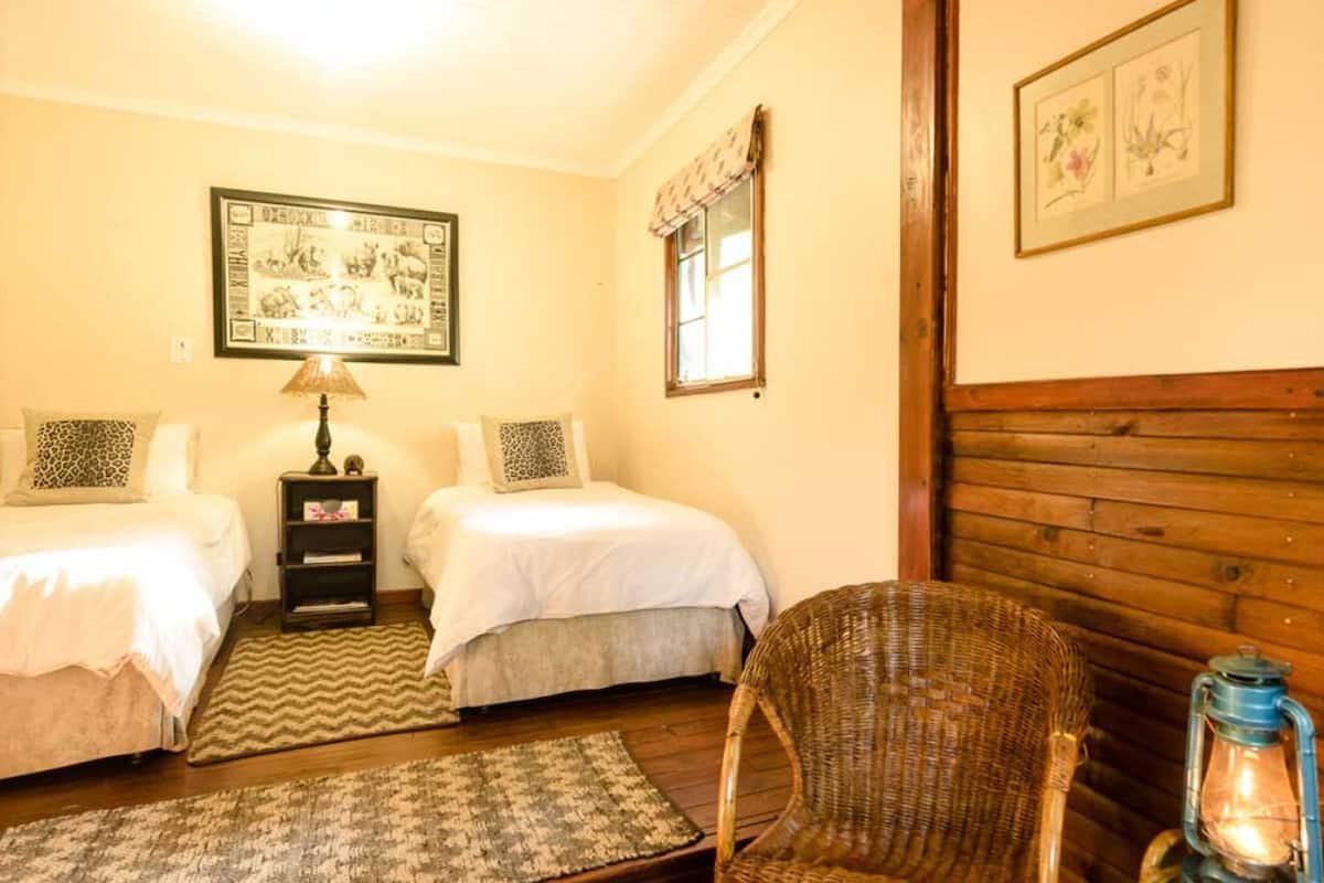 4 bedrooms, free rollaway beds, bed sheets