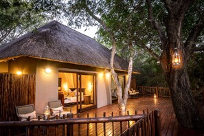 Standard Chalet, Non Smoking | Bed sheets - The Island River Lodge (Hoedspruit)