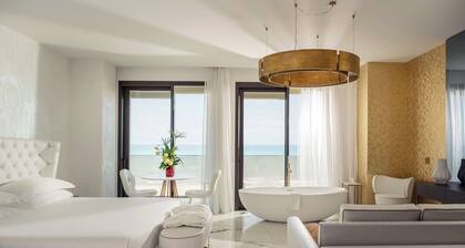 The Promenade Luxury Wellness Hotel