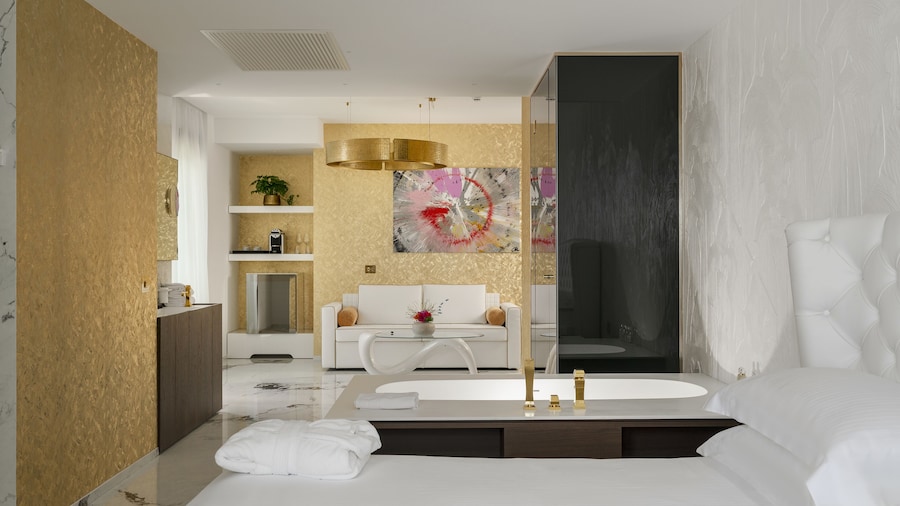 The Promenade Luxury Wellness Hotel