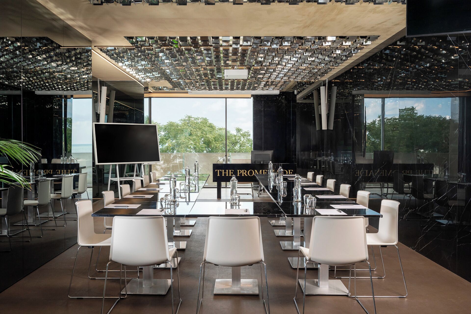 Photo - The Promenade Luxury Wellness Hotel