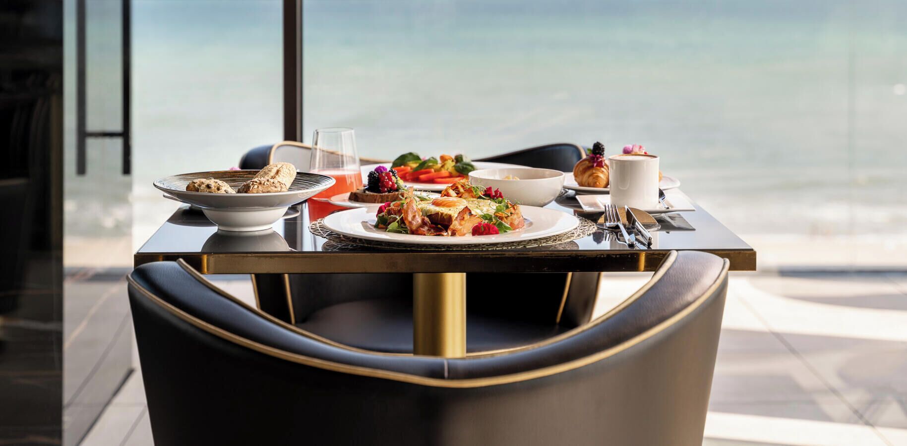 Desayuno bufé gratuito y diario