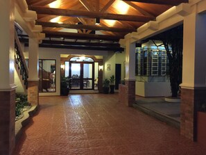 Interior - Casa Roces Bed and Breakfast (Legazpi)
