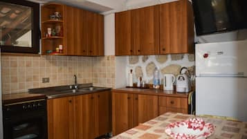 Appartement Supérieur, cuisine (6 Pax) | Cuisine privée | CafetiÚre/bouilloire, bouilloire électrique, grille-pain