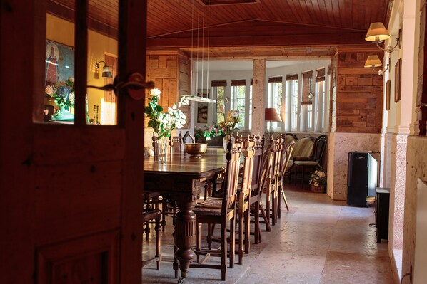 Villa, Multiple Bedrooms (Shepinetree - Manor & Stables) | Living area | Flat-screen TV, fireplace - Shepinetree - Capela House (Sintra)