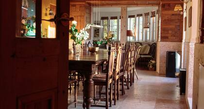 Shepinetree - Capela House