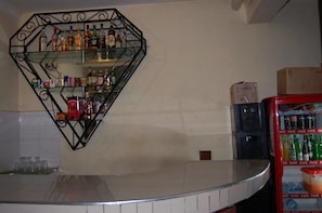 Bar (on property) - Meru House Inn (Arusha)