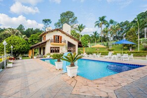 Outdoor pool, a waterfall pool - Casa Sítio Renascer Atibaia (Atibaia)