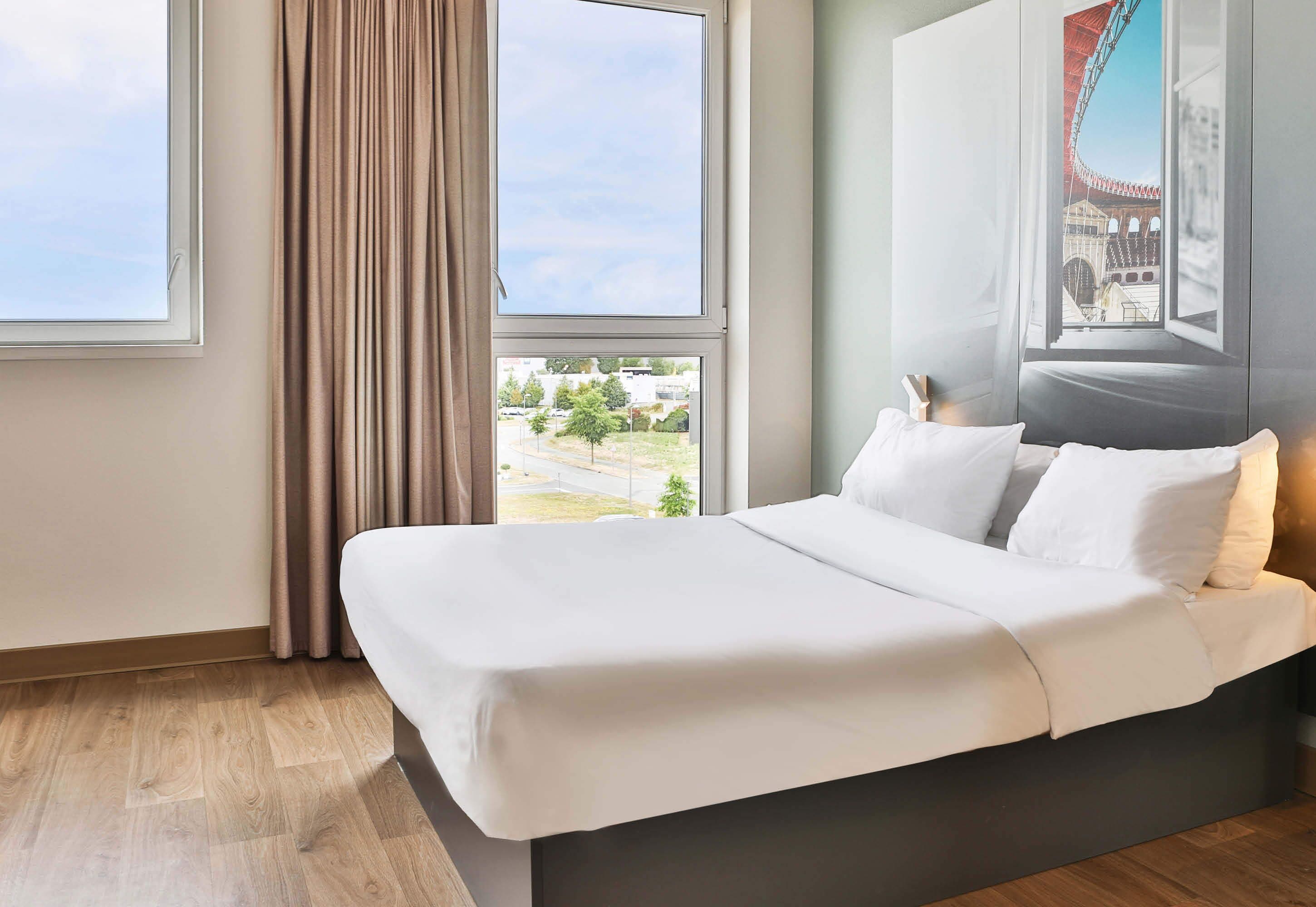 double room, accessible, non smoking | 1 bedroom, premium bedding, desk, soundproofing