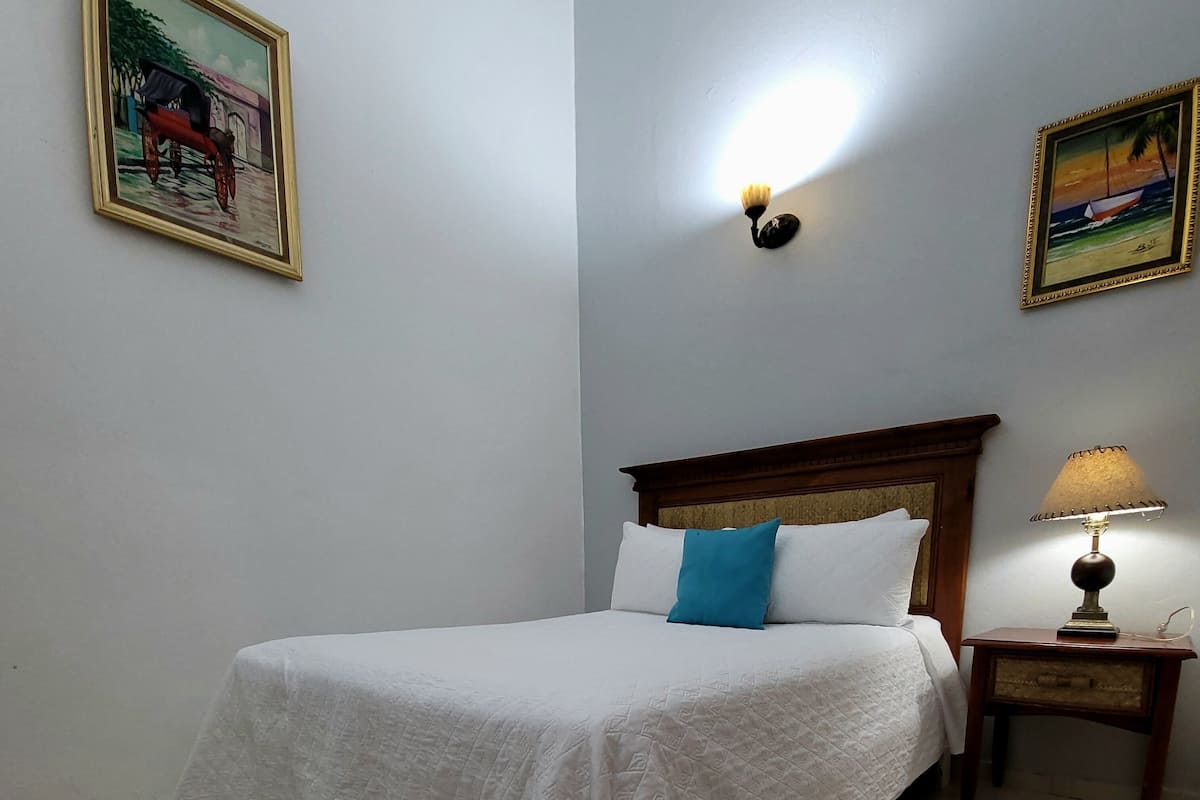Egyptian cotton sheets, premium bedding, pillow-top beds, in-room safe