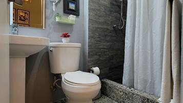 Fasilitas kamar mandi