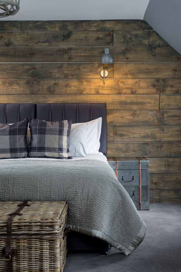 Luxury Double Room, 1 King Bed | Free rollaway beds, free WiFi, bed sheets - Kilchrenan Inn (Taynuilt)