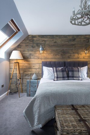Luxury Double Room, 1 King Bed | Free rollaway beds, free WiFi, bed sheets - Kilchrenan Inn (Taynuilt)