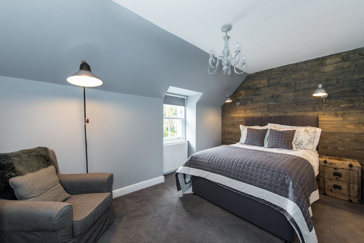 Comfort Double Room, 1 Double Bed | Free rollaway beds, free WiFi, bed sheets