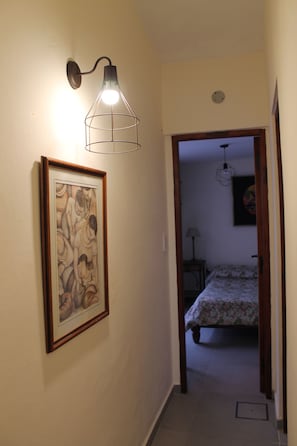 Casa Standard, 2 camere da letto, 2 bagni, vista cortile | 1 camera, con stile personalizzato, con arredamento individuale