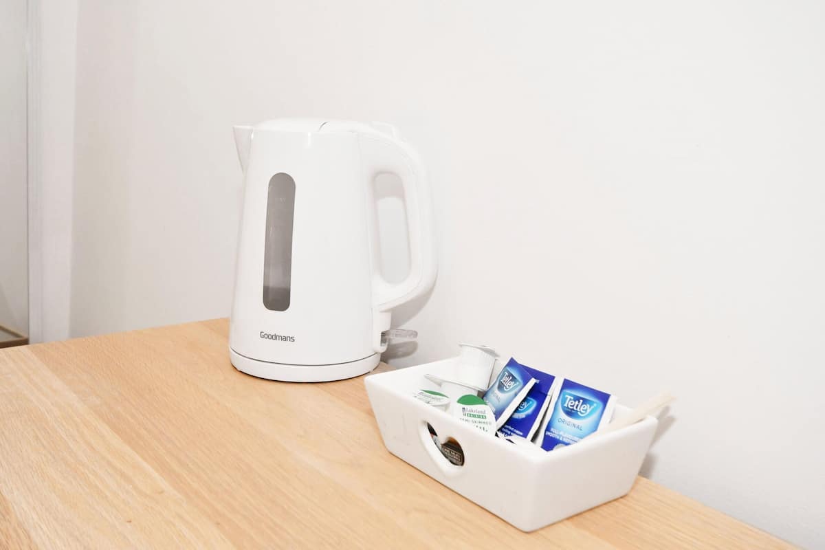 Traditioneel huis, en-suite badkamer, uitzicht op de stad (Book Whole House ) | Divers