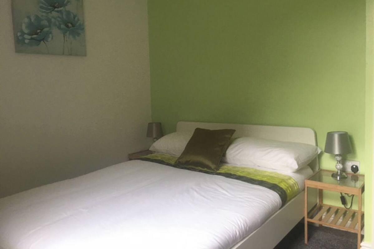 Double Room, Private Bathroom (With TV)