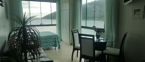 Family Loft | Living area | 32-inch flat-screen TV with cable channels, TV