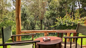 Quarto casal executivo | Vista para o jardim