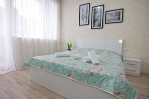 Family Quadruple Room, 1 Bedroom | 1 bedroom, premium bedding, desk, iron/ironing board - Gorizont (Batumi)