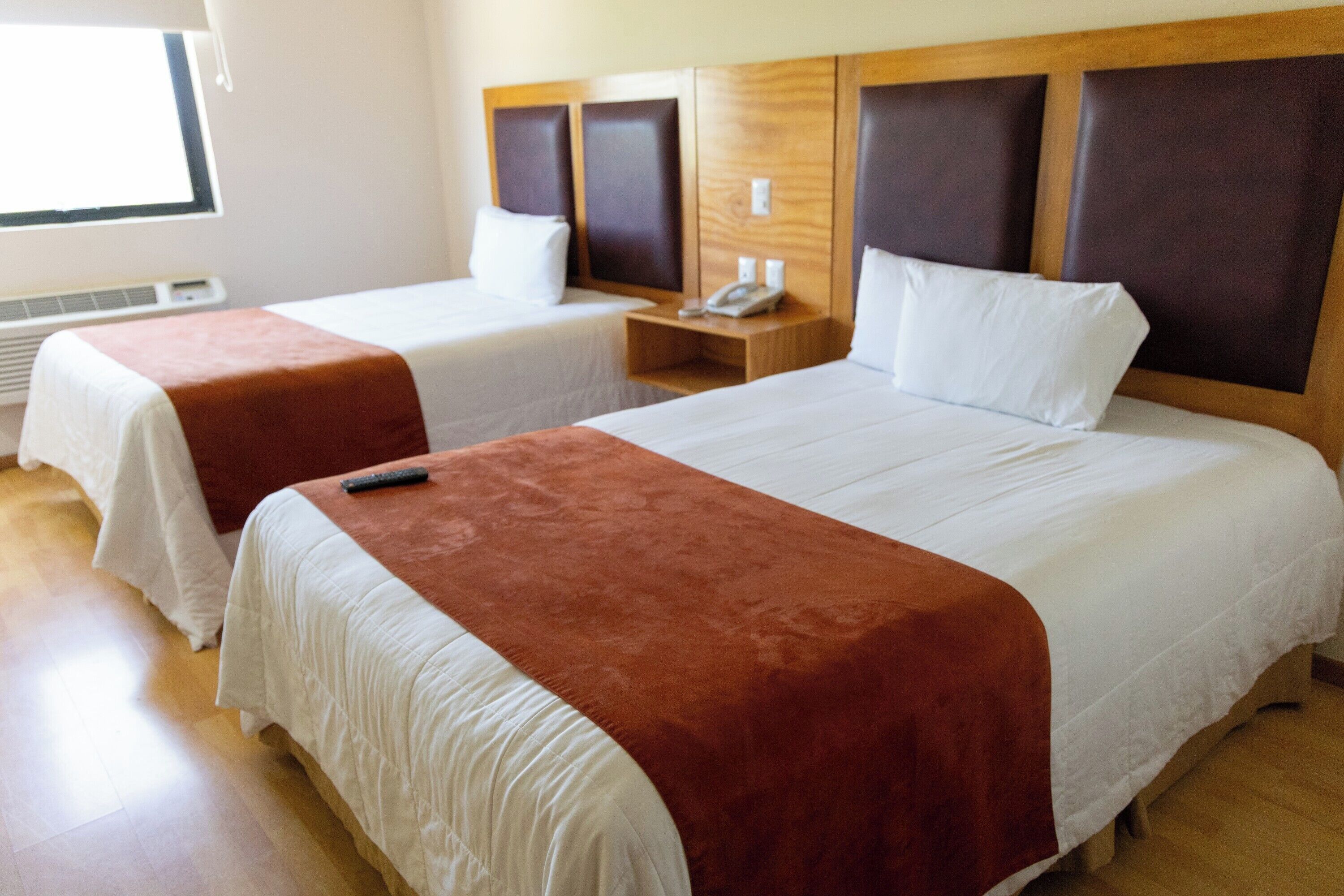 Habitación estándar (Two Beds) | Ropa de cama de alta calidad y edredón 