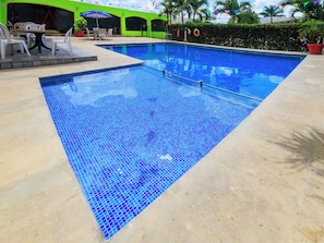 Outdoor pool - OYO Paris Fc Express, Poza Rica de Hidalgo (Poza Rica)