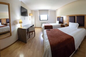 Habitación estándar (Two Beds) | Ropa de cama de alta calidad y edredón 