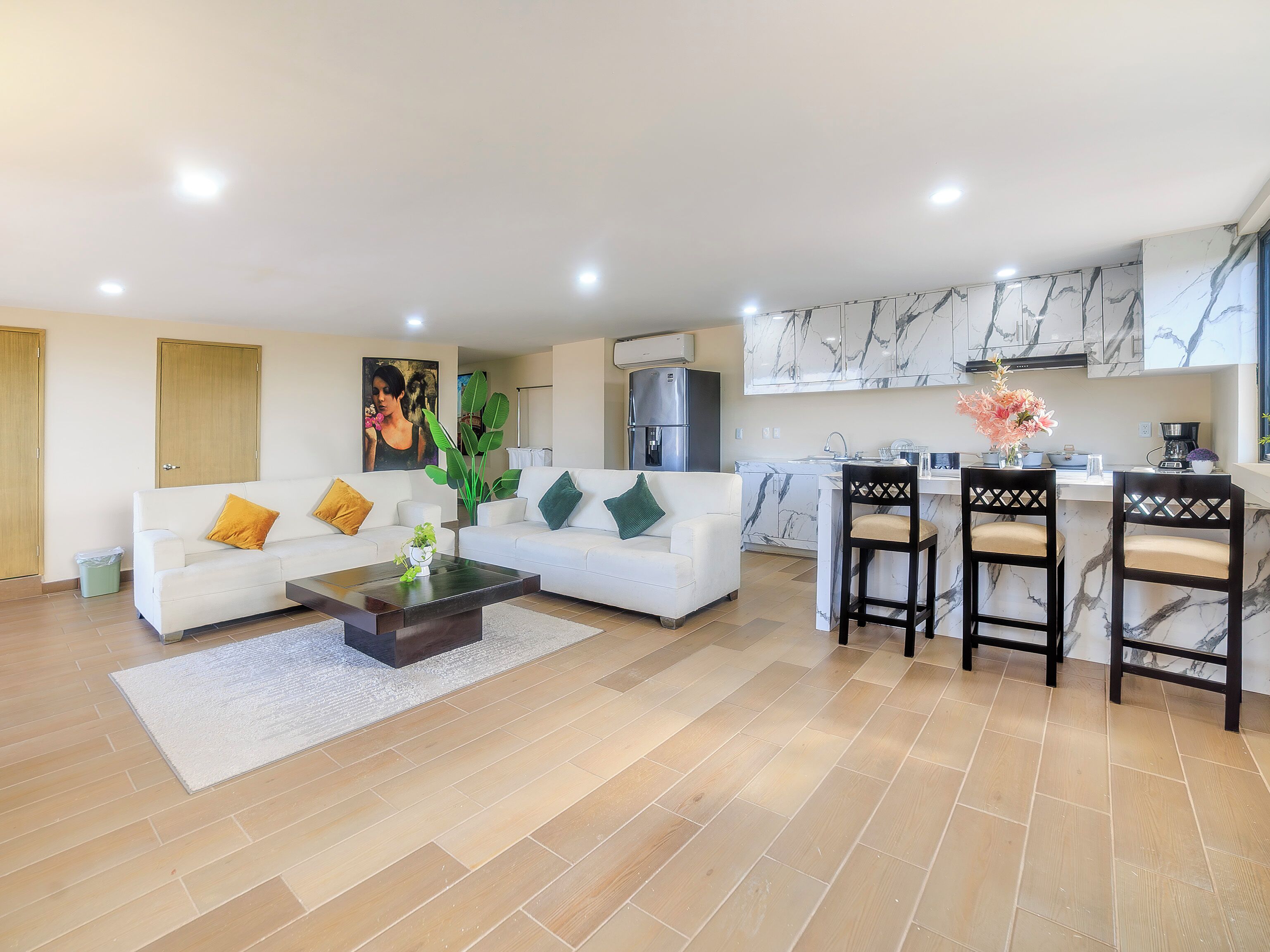 Family Room | Living area | 42-inch flat-screen TV with cable channels, TV