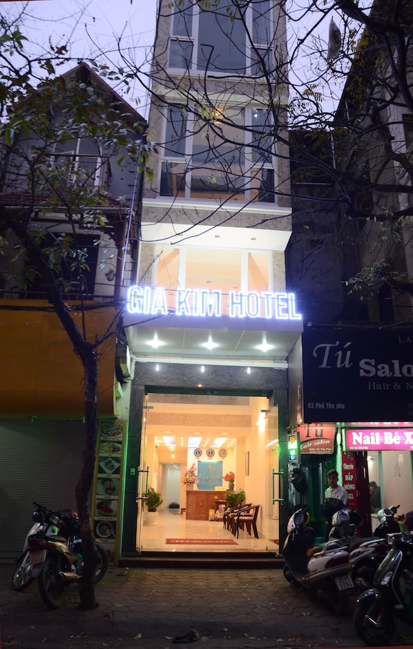 Front of property - evening/night