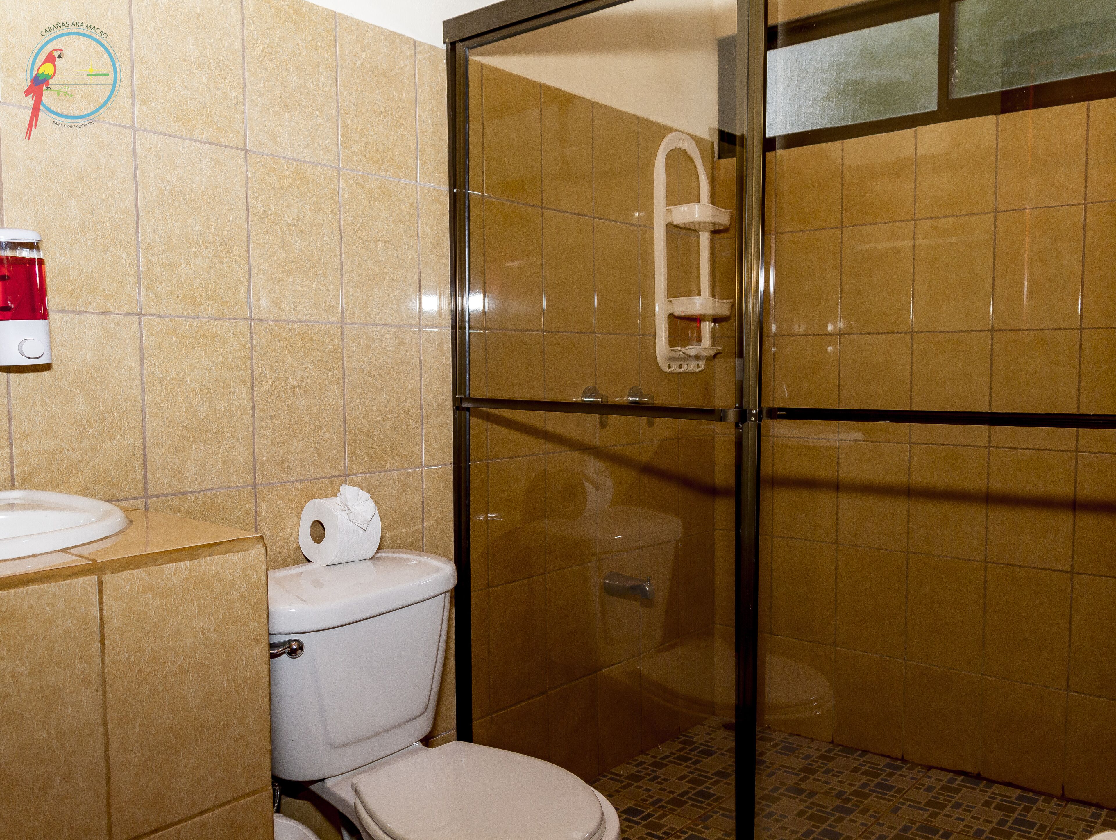 Cabin Junior, 1 phòng ngủ | Phòng tắm | Buồng tắm vòi sen, đồ dùng nhà tắm miễn phí 