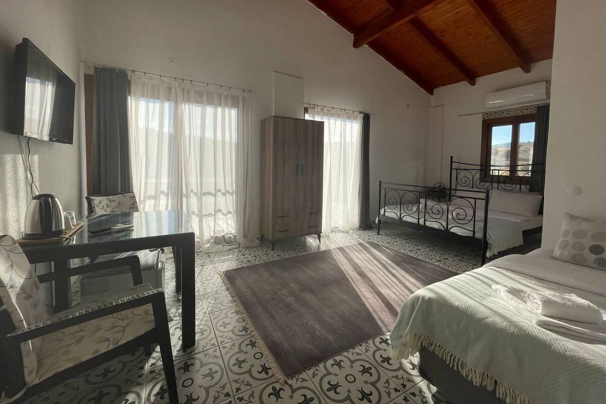 Panoramic Triple Room | Premium bedding, blackout drapes, WiFi (free), bed sheets