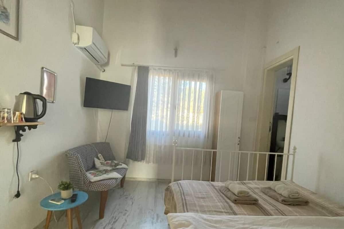 Exclusieve kamer | Luxe beddengoed, verduisterende gordijnen, gratis wifi, beddengoed