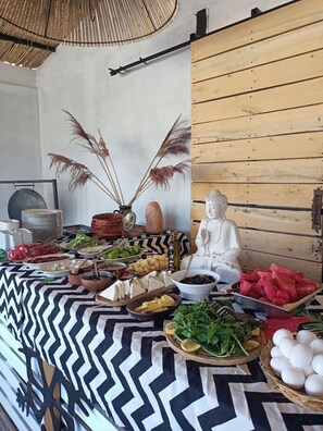 Free daily local cuisine breakfast  - Delice Doğa Evi (Foça)