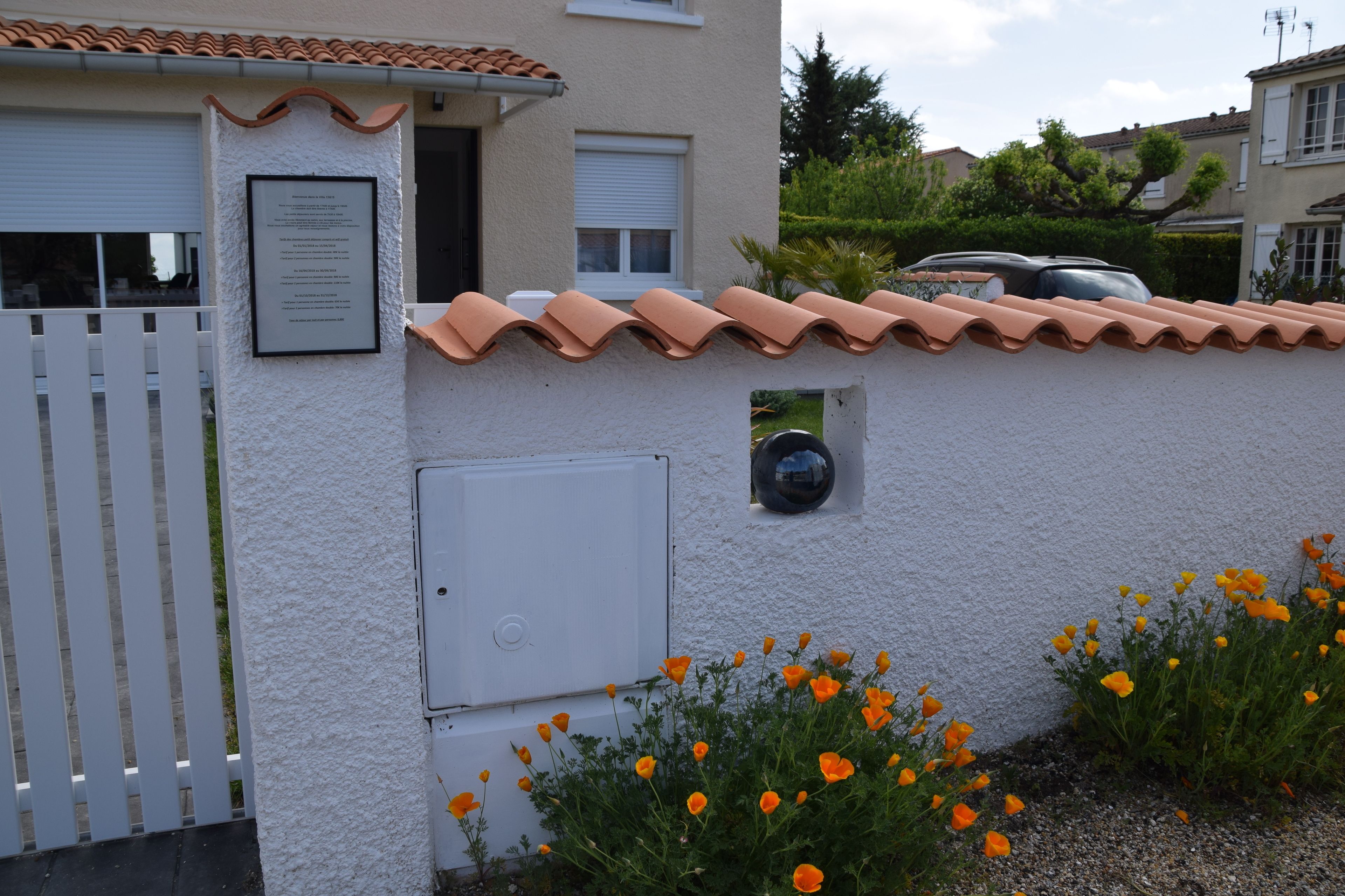 Vista frontal de la propiedad