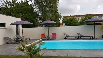 Piscine extérieure (ouverte en saison)