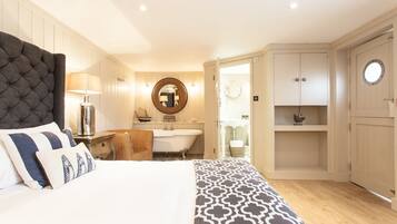 Deluxe Room, 1 King Bed (Boat House) | 1 bedroom, premium bedding, iron/ironing board (on request), WiFi (free)
